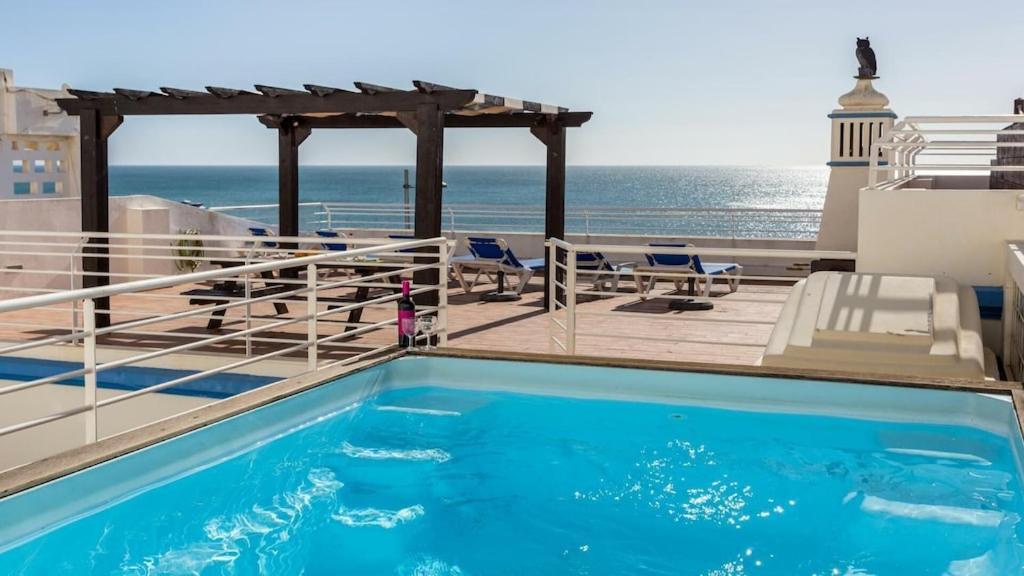 Refurbished Beachfront House, Pool, Ac, Wifi, Albufeira, Sea View Екстериор снимка