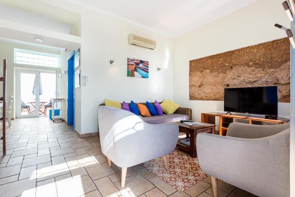 Refurbished Beachfront House, Pool, Ac, Wifi, Albufeira, Sea View Екстериор снимка